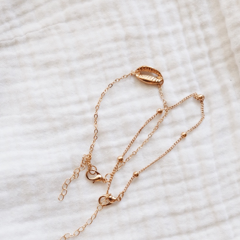“Layla” Bracelet Set in Gold - Picture 4 of 4